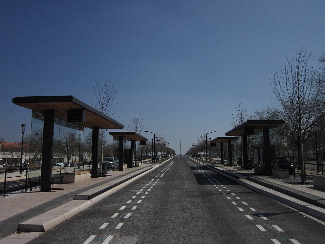 Station Costières / Parnasse sur la ligne T1 à Nîmes